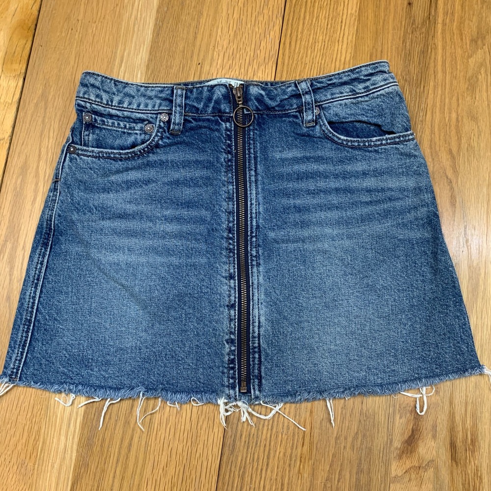 Free People Raw Hem Zip Front Denim Mini Skirt Medium Wash Womens Size 26 Cotton